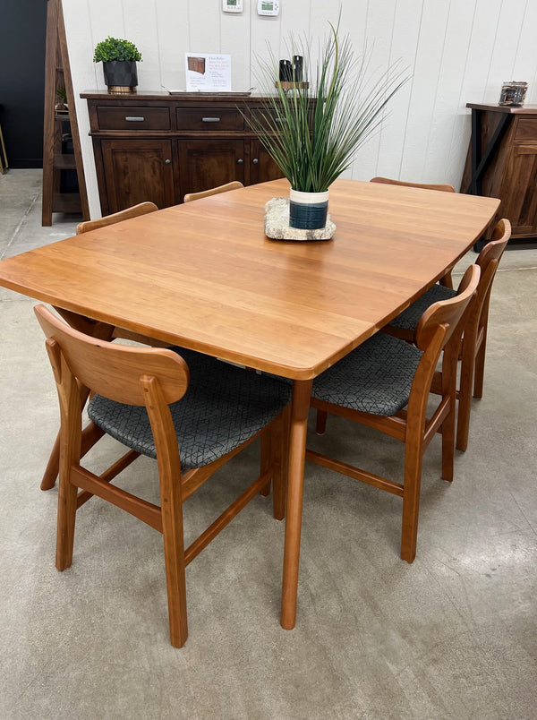 Wilton Dining Set